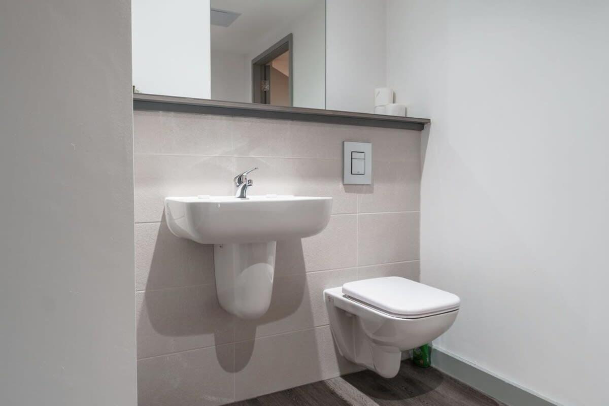 Modern 1 Bed Apartment In Liverpool Centre Ngoại thất bức ảnh